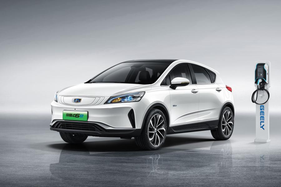  Geely Emgrand GSe (FE-7) 2018 года  (фото 1 из 13)